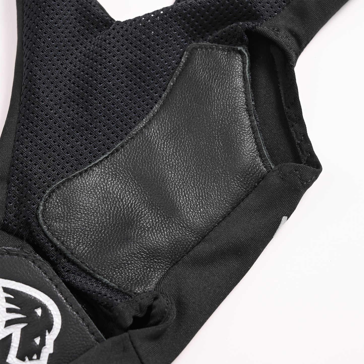 INSTINCT GLOVE